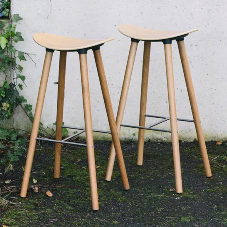 taburete-enea-coma-wood taburete-enea-coma-wood