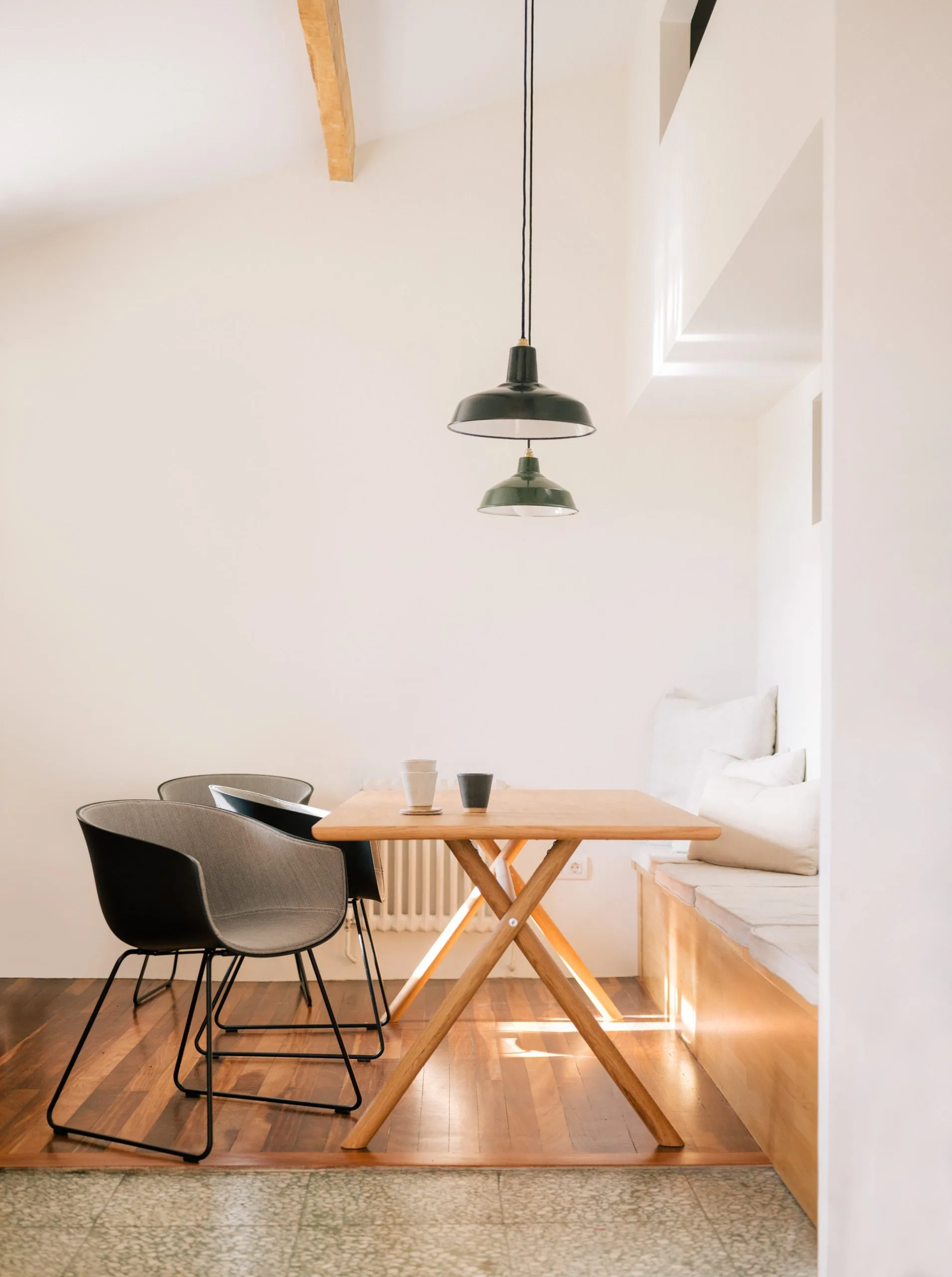 BAI SLED + BAI WOOD TABLE (2) Decoración y muebles de diseño en Barcelona