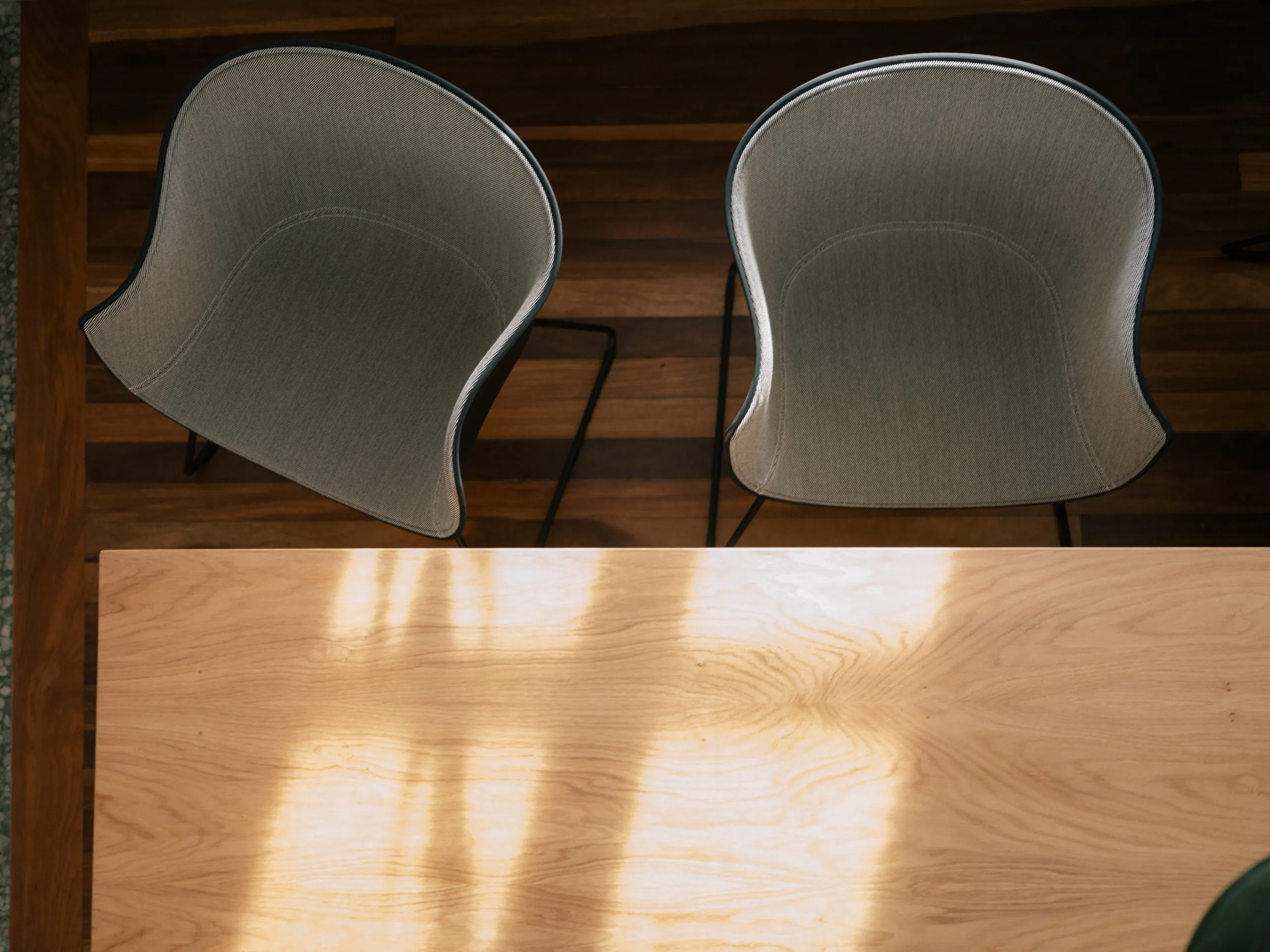 BAI SLED + BAI WOOD TABLE (3) Decoración y muebles de diseño en Barcelona