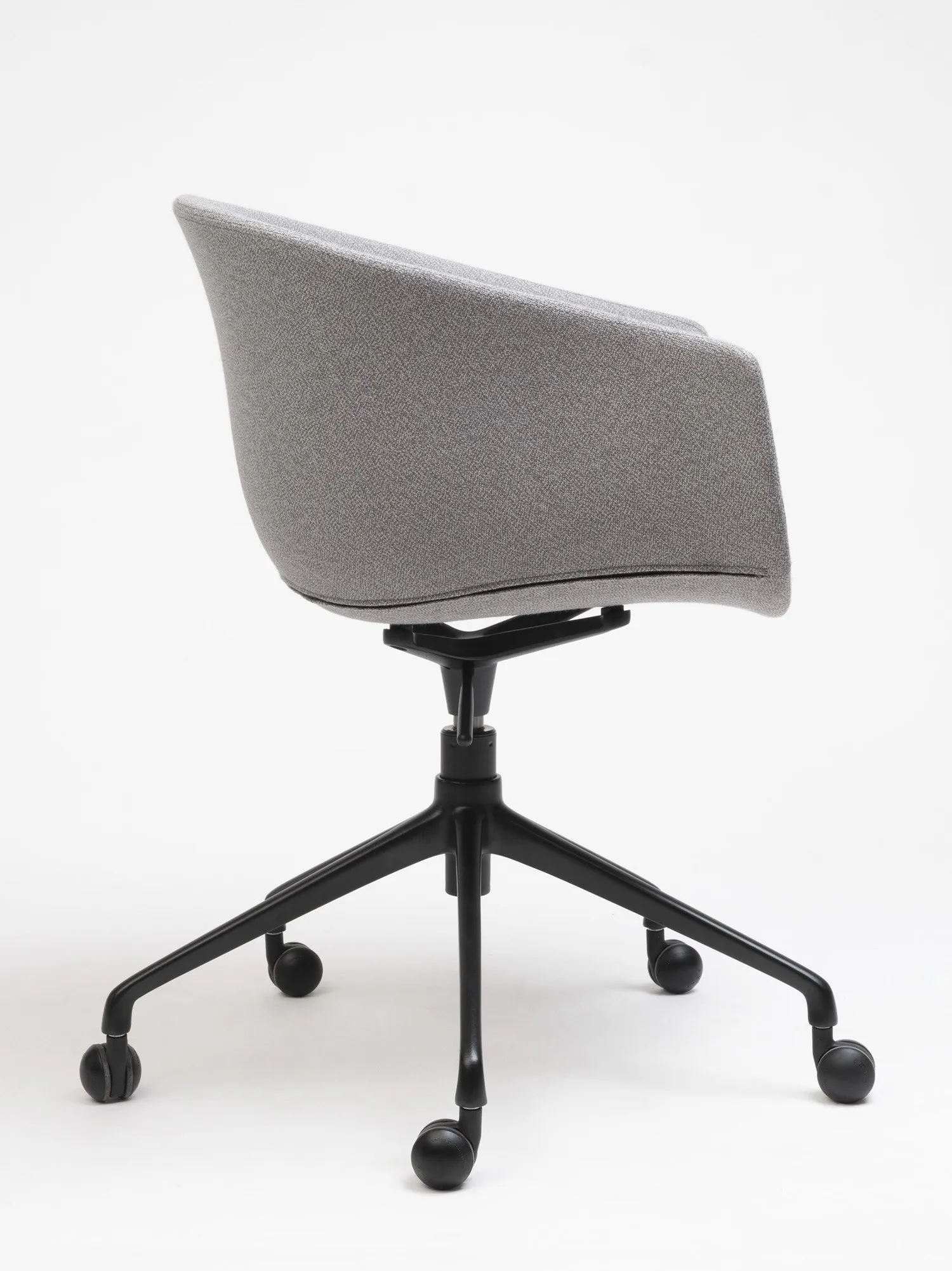BAI SWIVEL ADJUS_CASTORS (6) Decoración y muebles de diseño en Barcelona