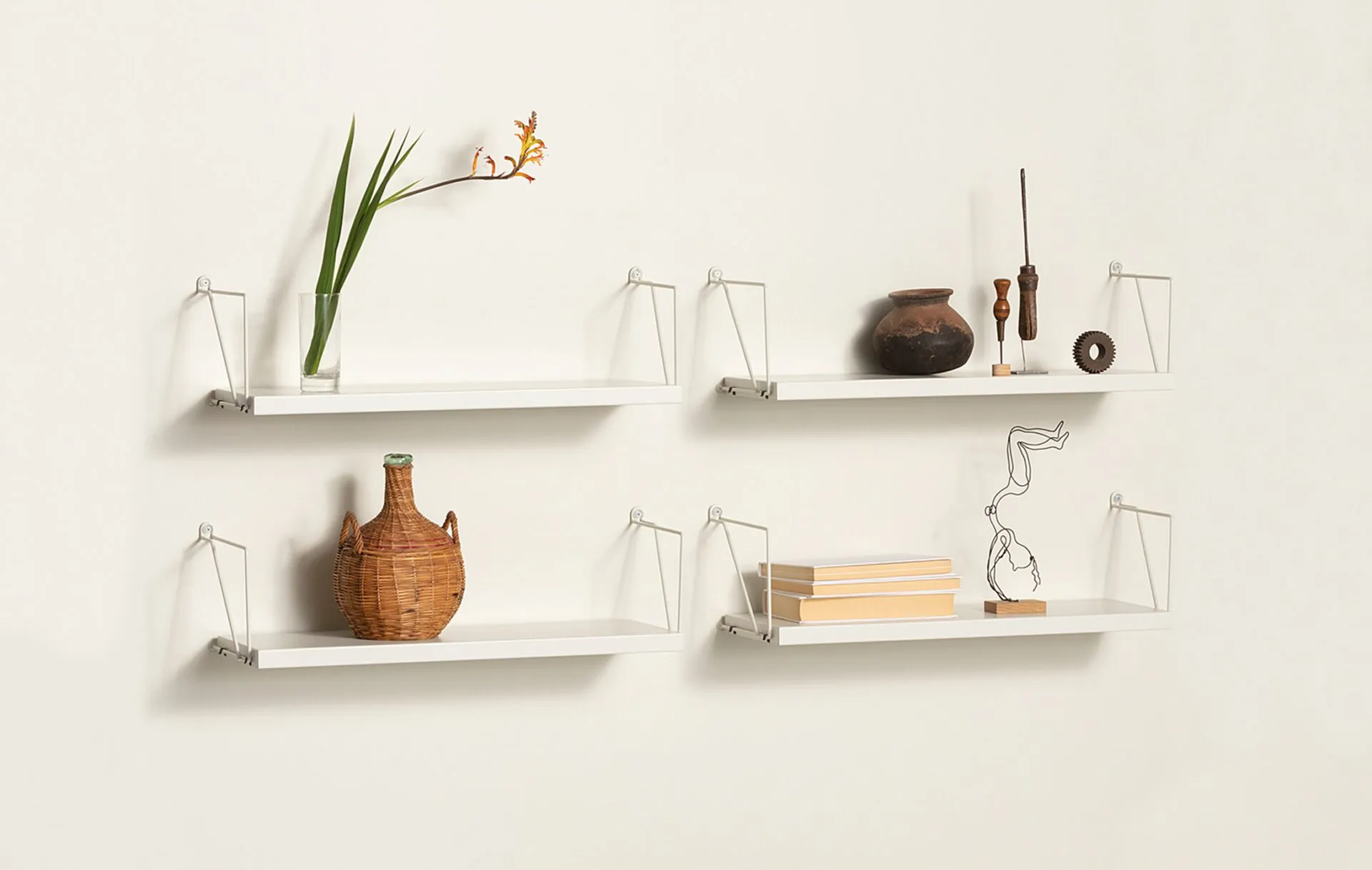 Mobles114-Tria-Shelf-carrousel-living-01