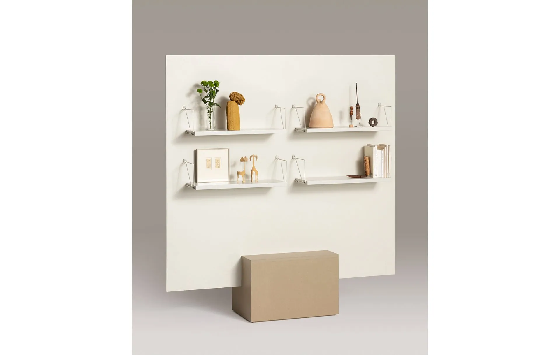 Mobles114-Tria-Shelf-carrousel-living-02