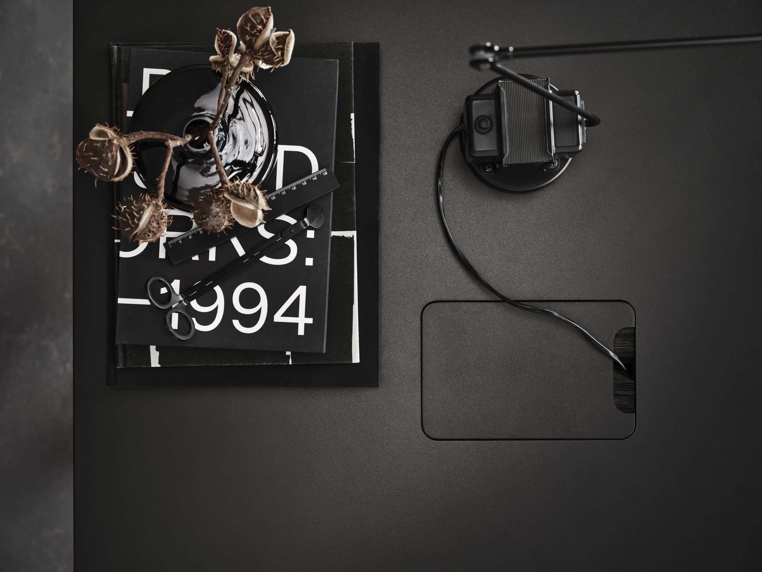works-work-desk-black-3_landscape Escritorio de altura regulable de String