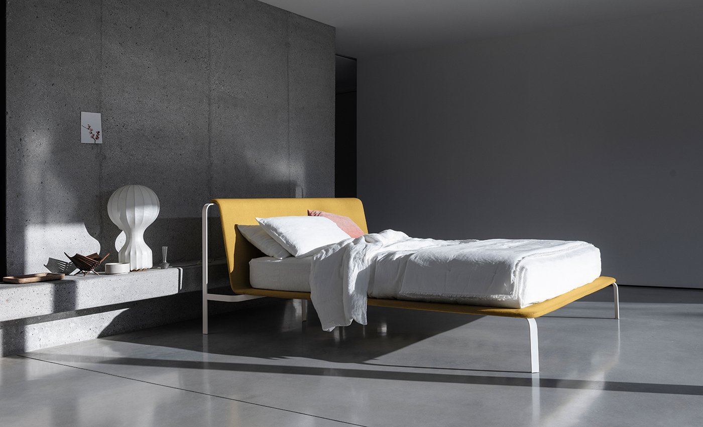 letti-imbottiti-bend-per-interior-designer cama de diseño para casas de lujo