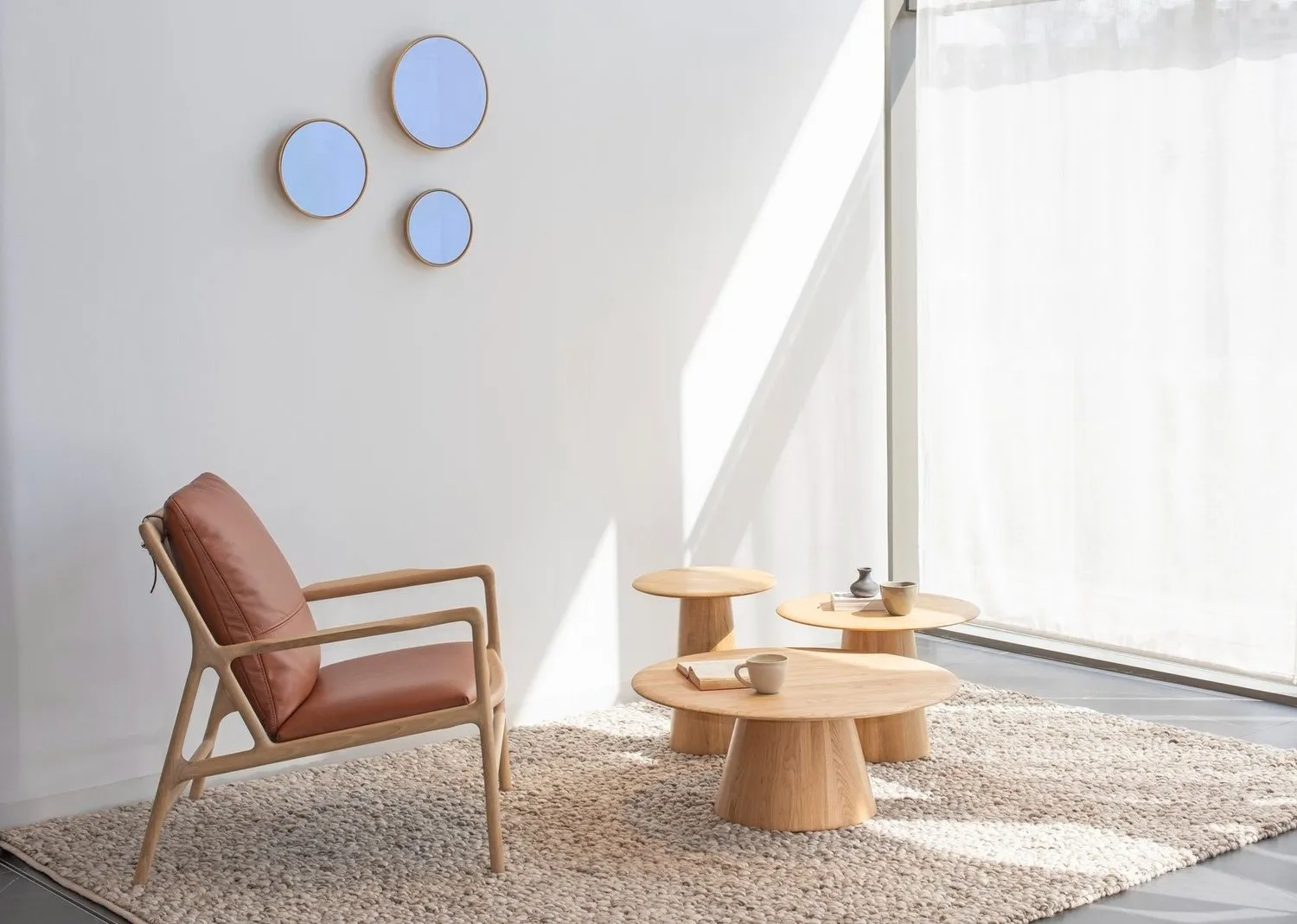 mushroom-coffee-and-side-tables-oak-natural-1505-dedo-easy-chair-oak-white-1015-dakar-leather-whisky-2788-1-gazzda mesitas de te para salon luxury